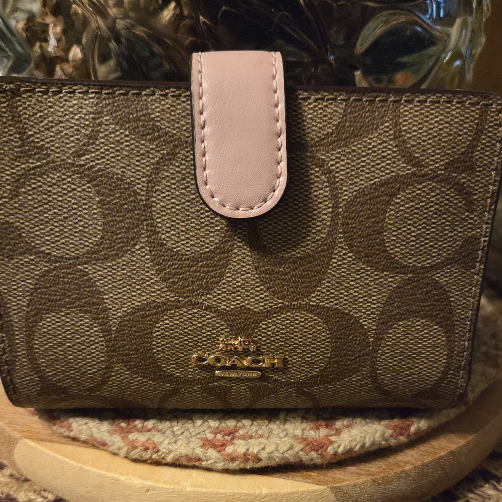 EUC Coach Brown and Pink Wallet Preloved Excellect Condition